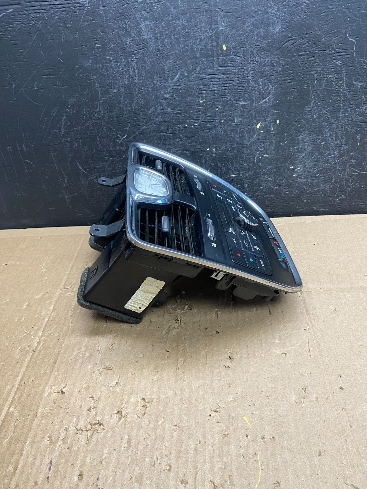 2011-2016 Chrysler Town Country Climate Control Panel Center Dash Trim ad6847 DG1