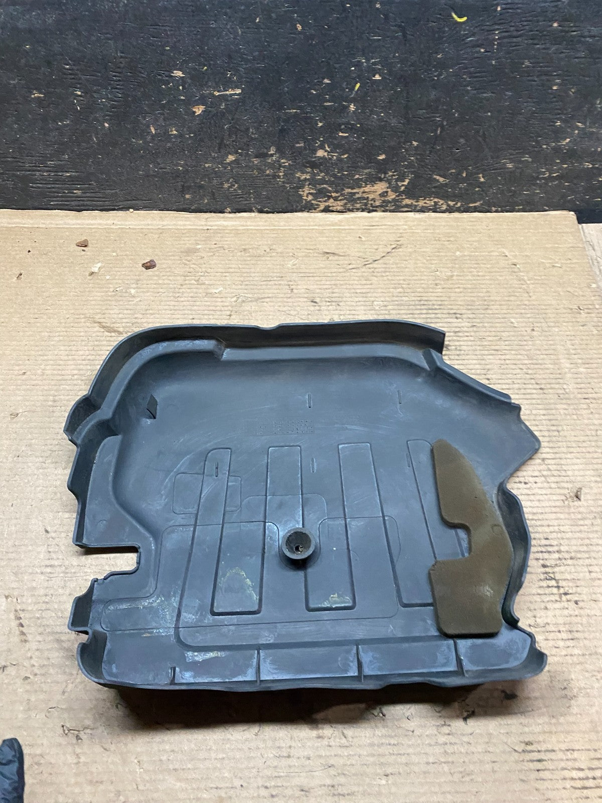 2008 to 2012 Chevrolet Malibu Engine Cover Plastic Motor Shield V9436 DG4