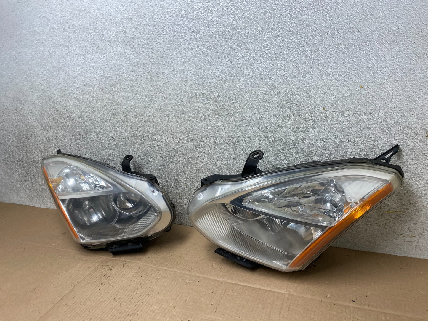 2009-2013 Nissan Rogue Left+Right Side Set Halogen Headlights OEM W0689 DW1