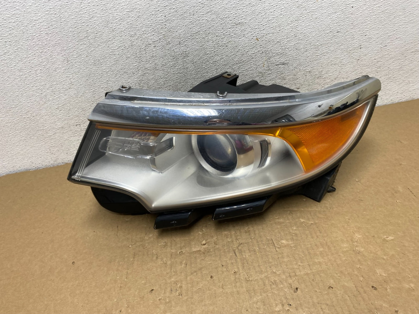 2011 to 2014 Ford Edge Front Left Driver Side Headlight Halogen AF7378 DW0