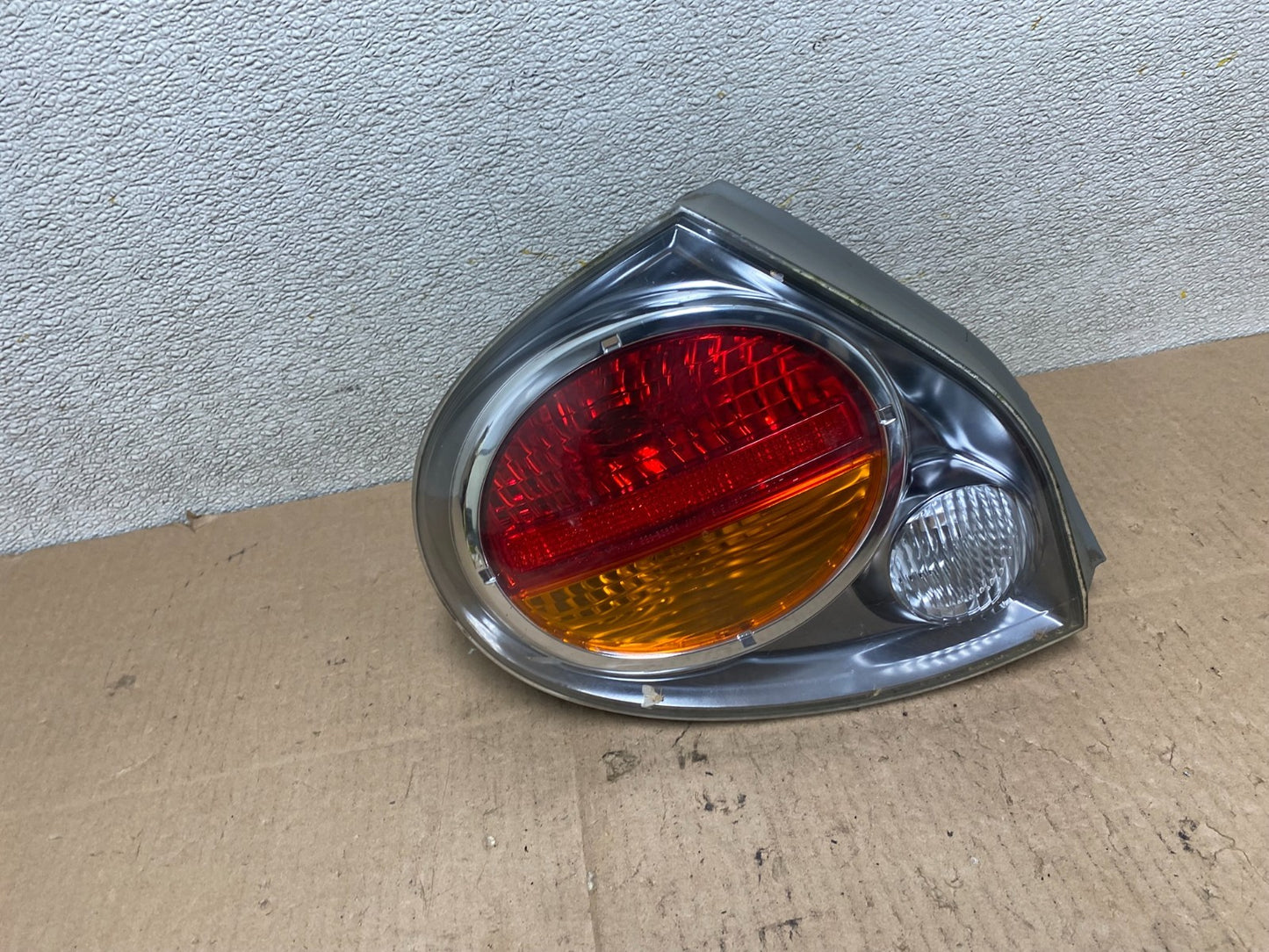 2002 2003 Nissan Maxima Left Driver Lh Side Tail Light W0844 DW0