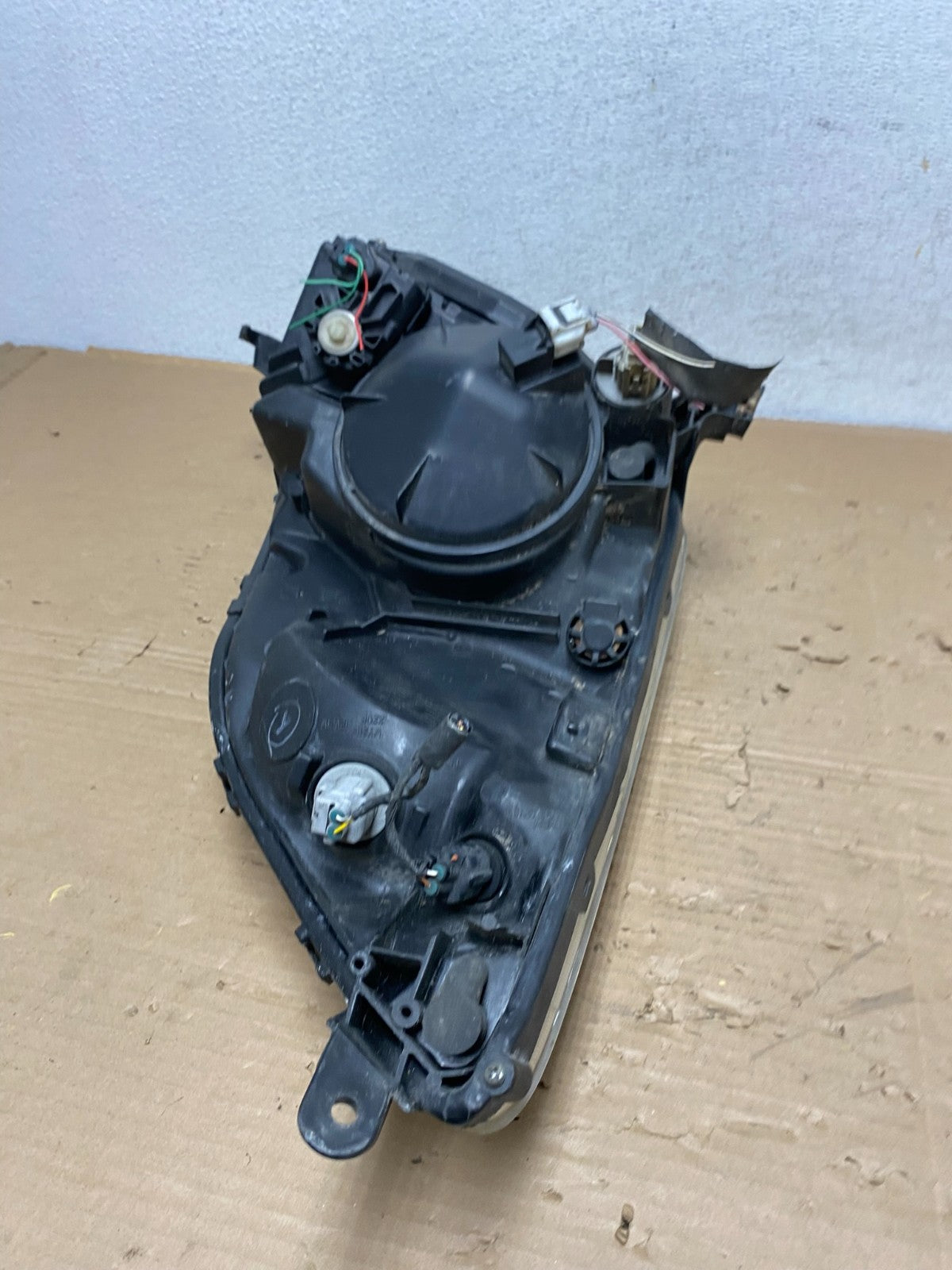 2004 - 2005 Toyota Prius Left Driver Lh Xenon HID Headlight AD4361 DW9