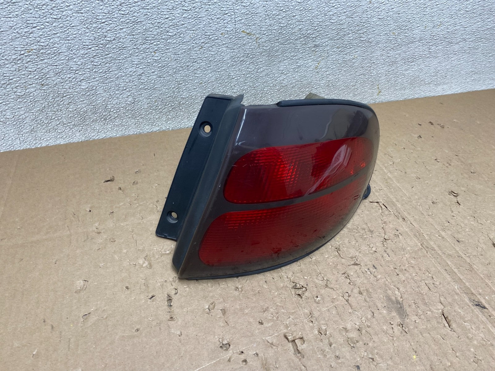 1998 to 1999 Ford Taurus Wagon Right Passenger RH Side Tail Light U0590 DW2