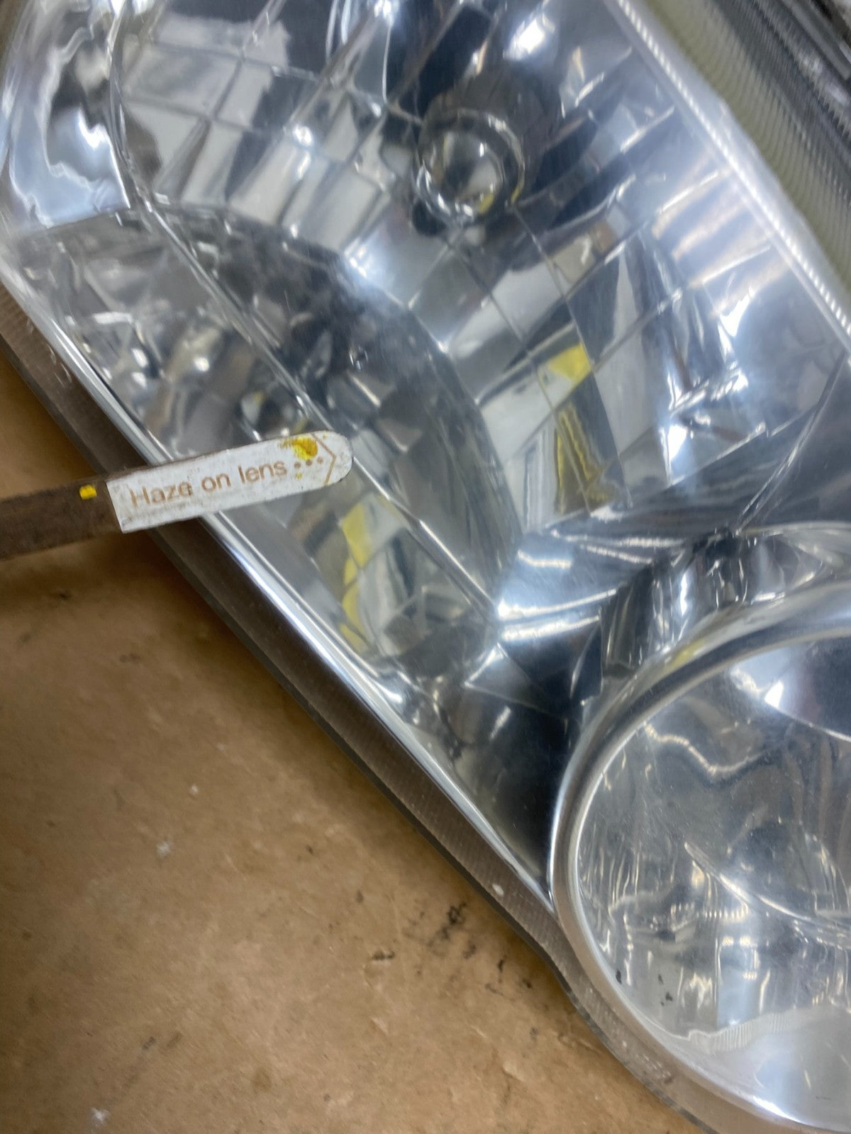 2001-2002 Toyota Corolla Left+Right Side Halogen Headlights V4977 DW6