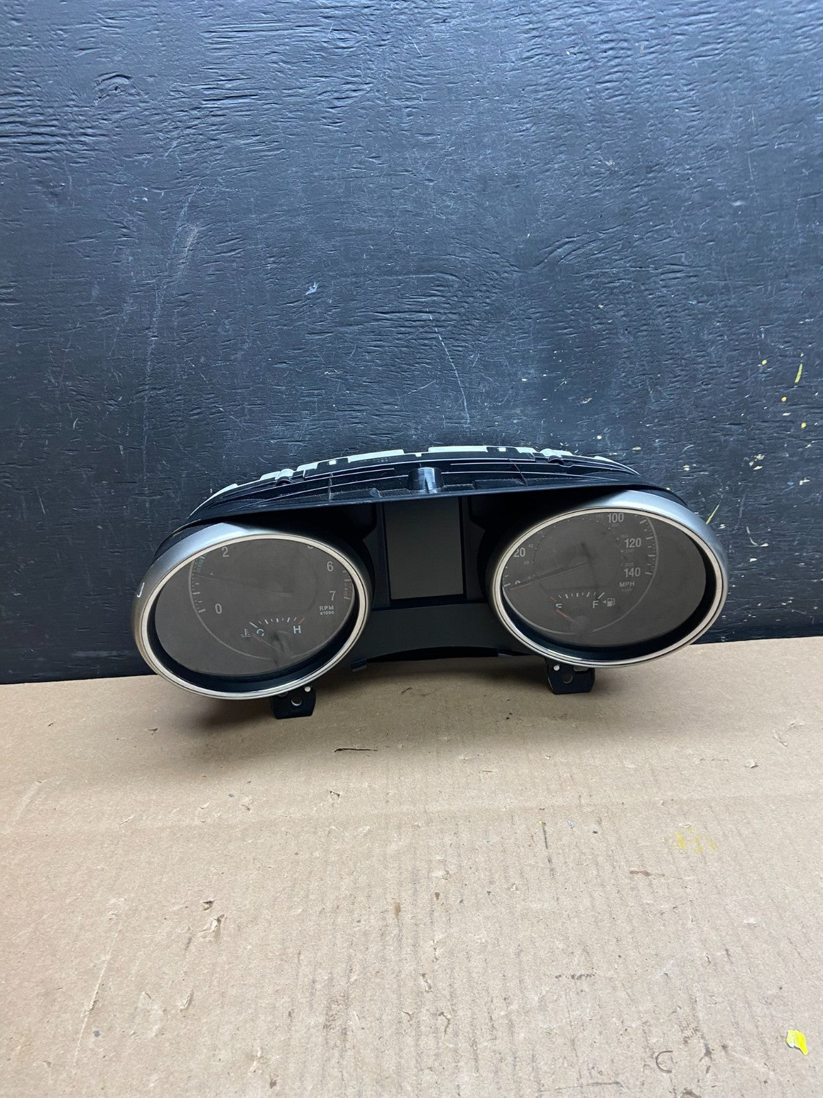 2011 to 2013 Jeep Grand Cherokee 3.6L Speedometer Gauge Cluster T4592 DG0