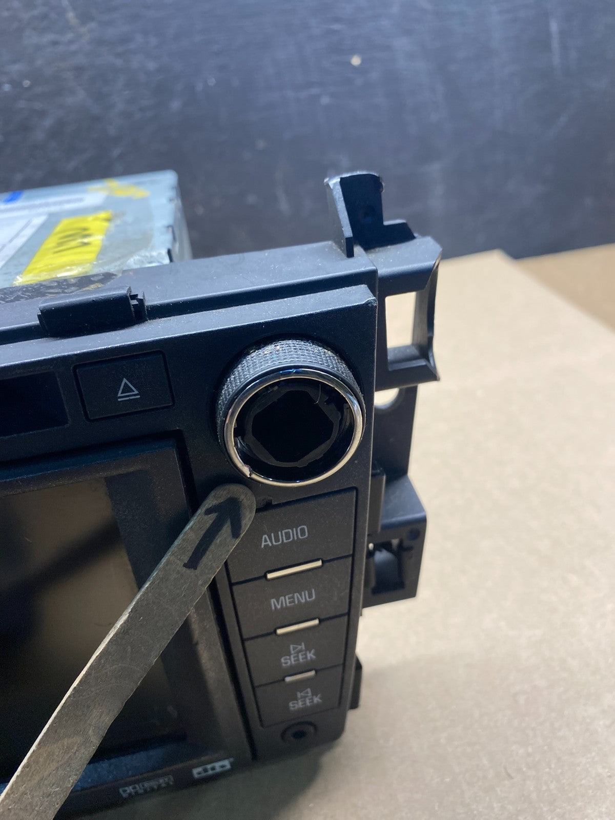 2009 2010 2011 Cadillac DTS Navigation Radio Assembly 15869780 AG7442 DG1