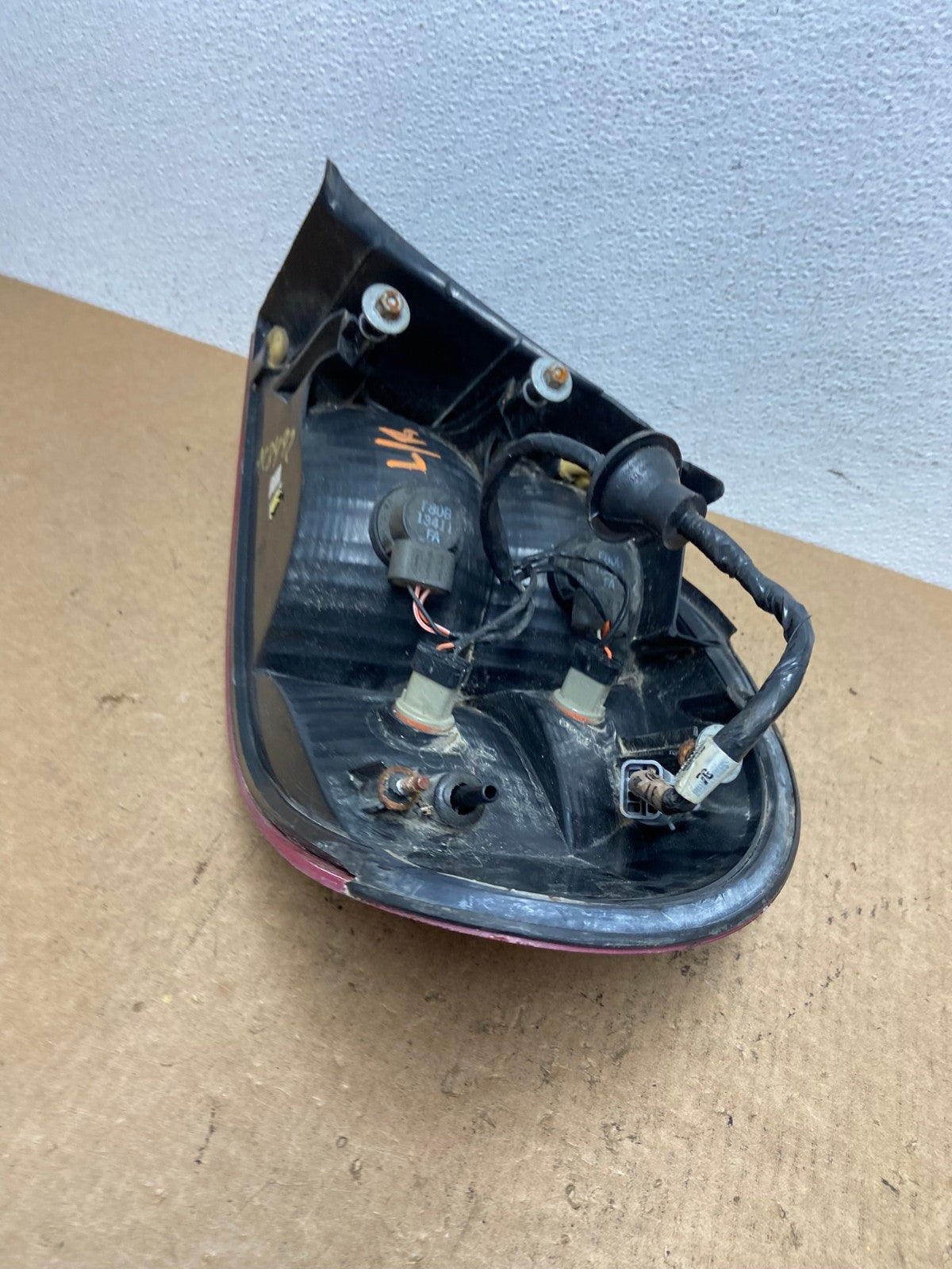 1998 to 2002 Lincoln Continental Left Driver LH Side Tail Light Oem AC3492 LK6
