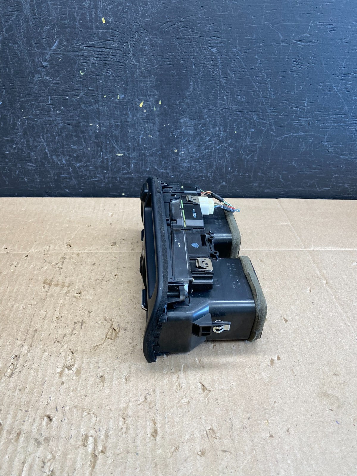 1998 to 2005 Lexus GS300 GS400 Center Air Vent Bezel Trim AC9102 DG2