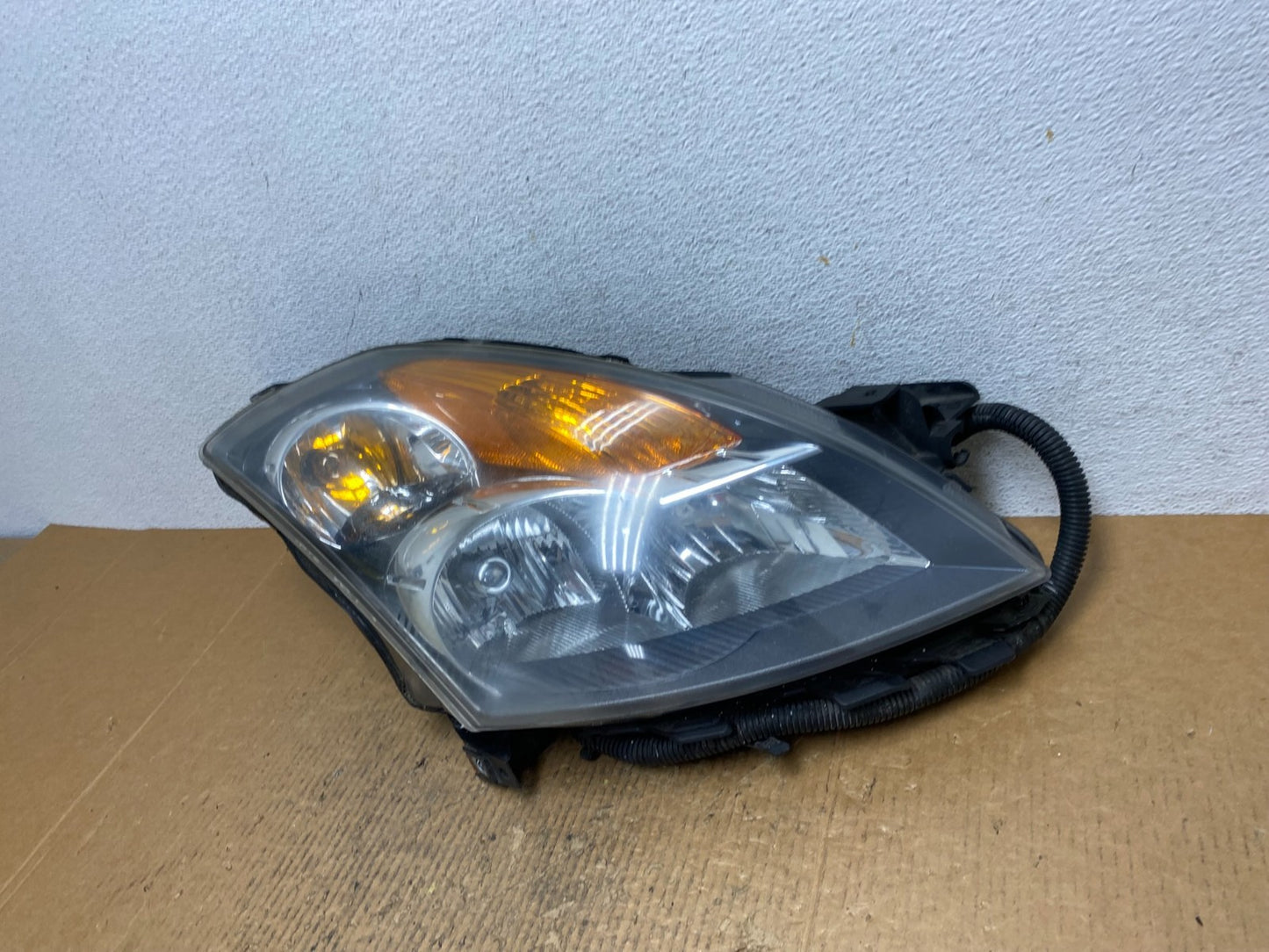 Sedan 2007 to 2009 Nissan Altima Right Passenger Halogen Headlight AE1634 DW1