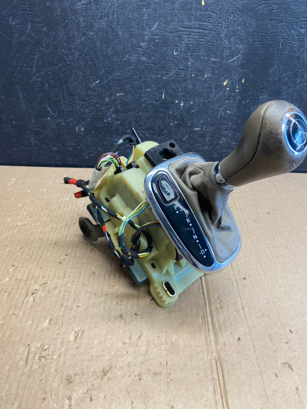 2001 to 2009 Mercedes W203 W209 CLK350 CLK500 Transmission Gear Shifter AE39083