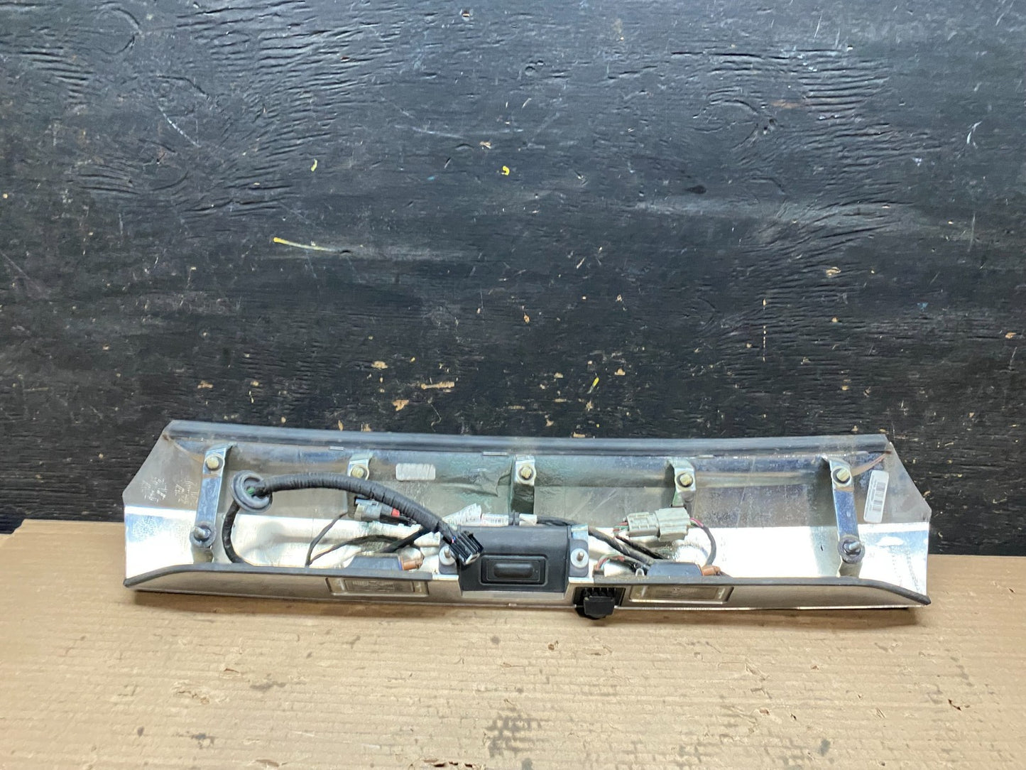 2011-2015 GMC Terrain Tailgate Liftgate Chrome Finish Molding Camera V2554 DG4