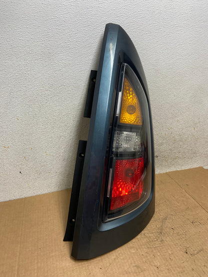 2010 to 2011 Kia Soul Right Passenger RH Side Tail Light AI5437 LK2