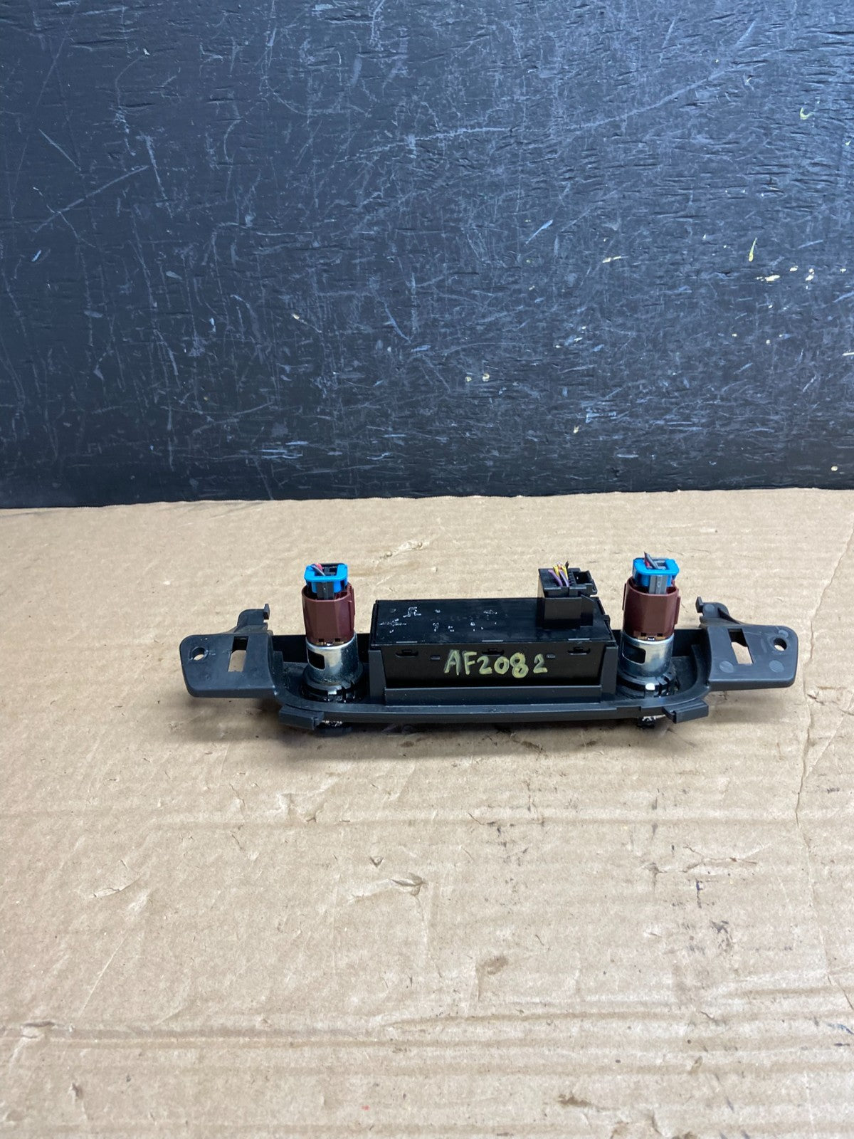 2007 - 2014 Chevrolet Tahoe Yukon Pedal Traction Control Switch AF2082 DW3
