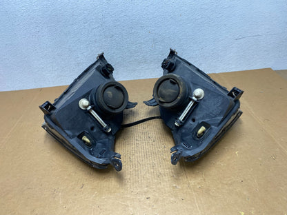 2000 to 2002 Ford Focus Left+Right Set Halogen Headlights AE0607 DW8