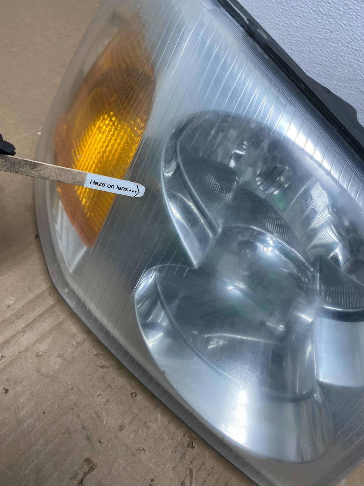2002 to 2009 Gmc Envoy Right Passenger RH Side Headlight Halogen AB6959 DW3