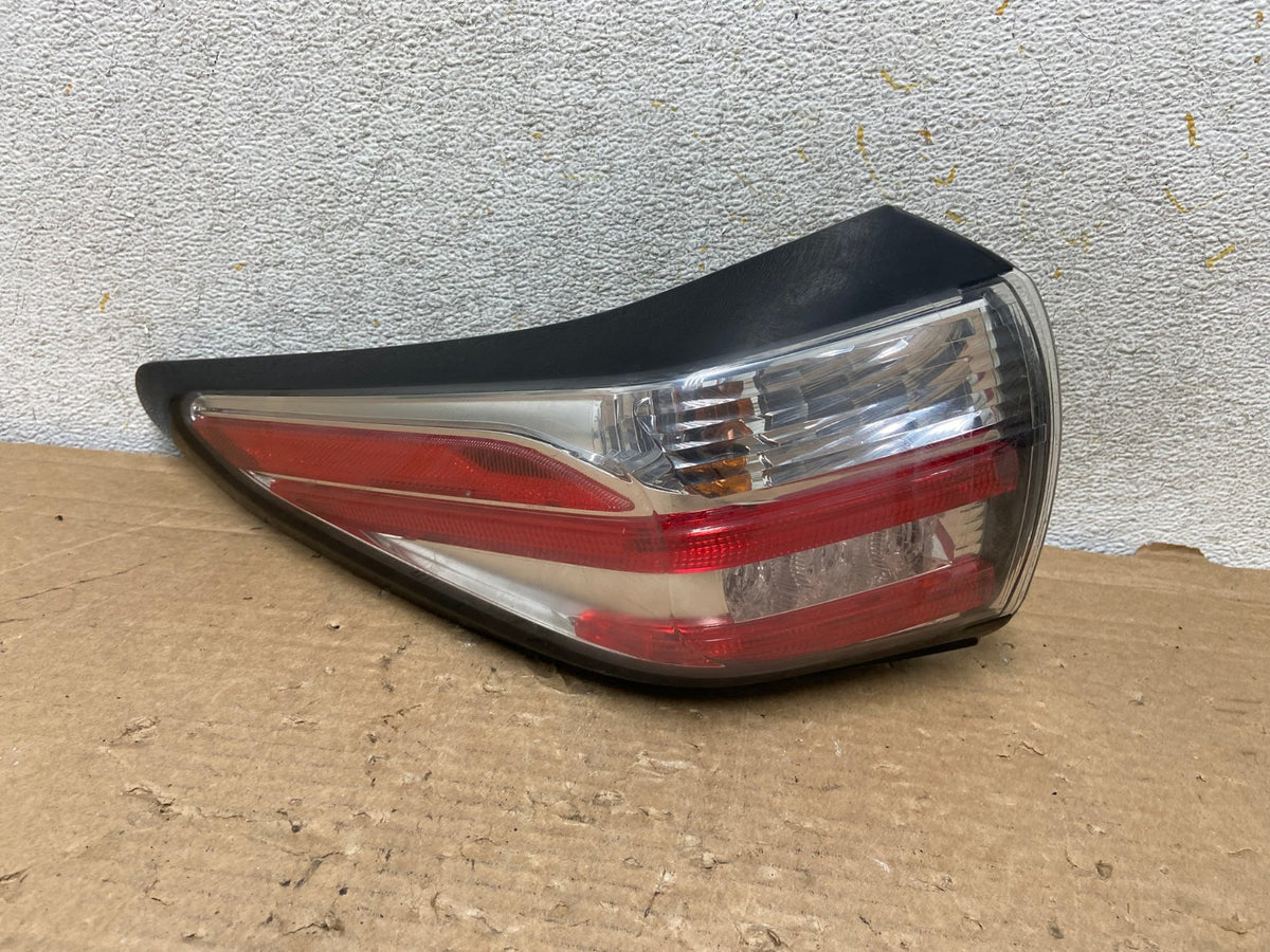 2015 to 2018 Nissan Murano Left Driver Lh Side Tail Light AH9028 LK0