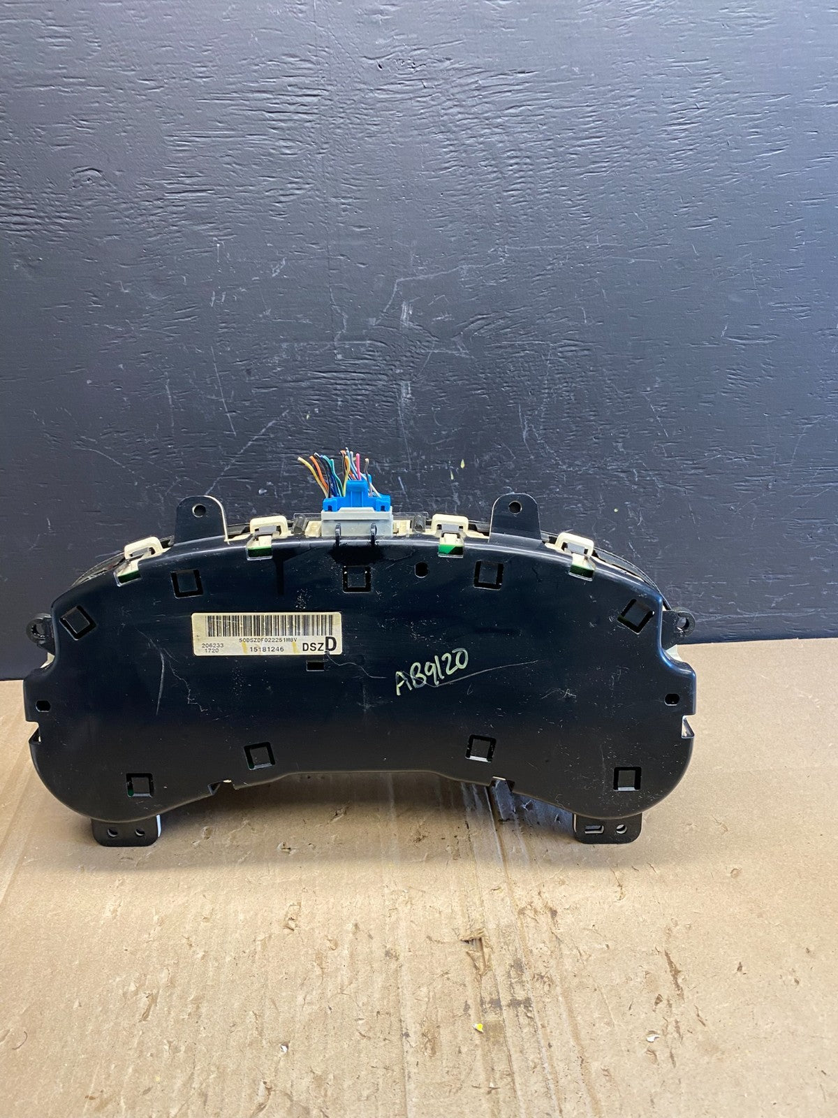 2002 to 2005 Chevrolet Trailblazer Speedometer Cluster Gauge OEM  ab9120 DG4