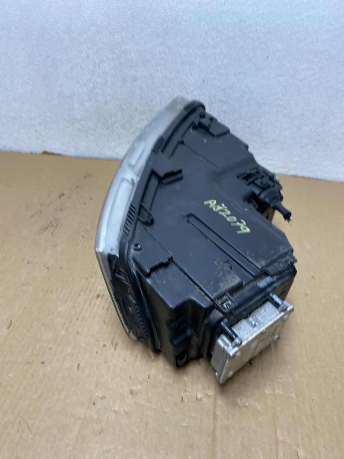 2004 - 2005 Audi A8 Right Passenger RH Headlight AFS Xenon HID AG2079 DW8