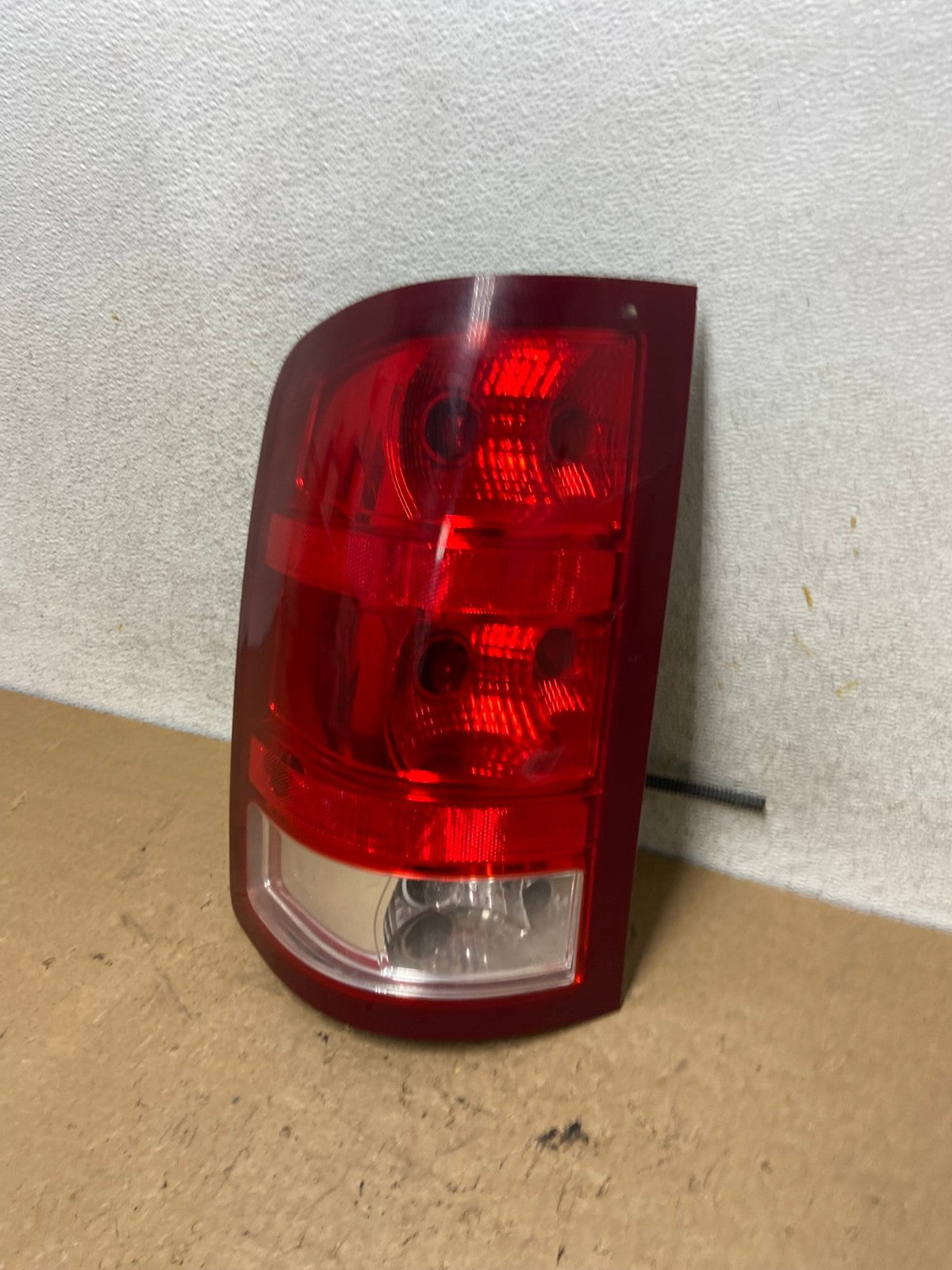 2007 to 2013 GMC Sierra 1500 Left Driver LH Side Tail Light AI3728 LK1