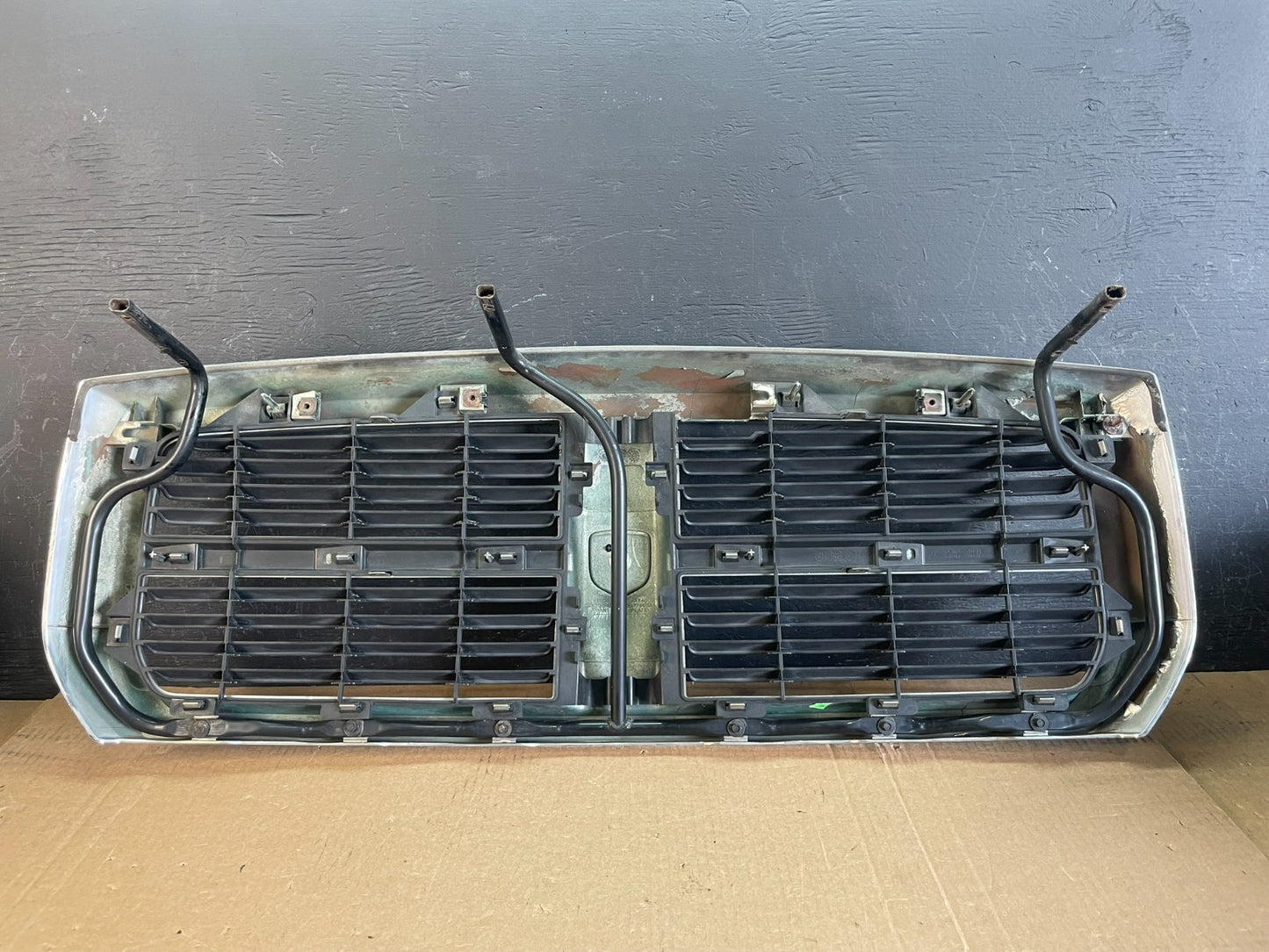 2005 to 2007 Dodge Dakota Chrome Front Upper Grill Grille AD0208 DG4