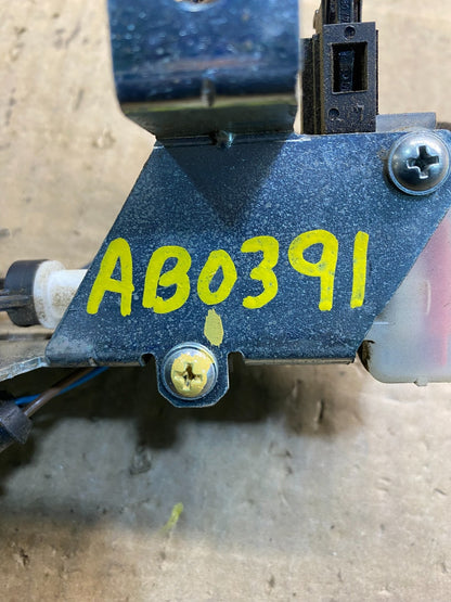 2008 to 2010 Porsche Cayenne Rear Trunk Window Latch Lock Actuator AB0391  DG4