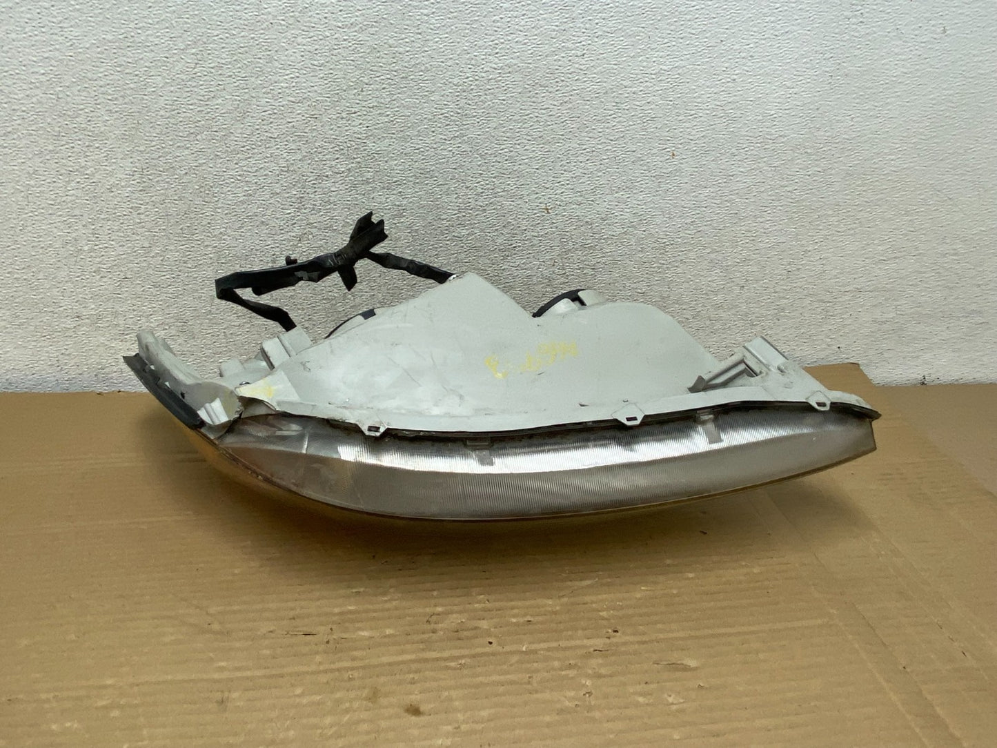 2002 2003 2004 Toyota Camry Left Driver Lh Side Halogen Headlight AG8953 DW11