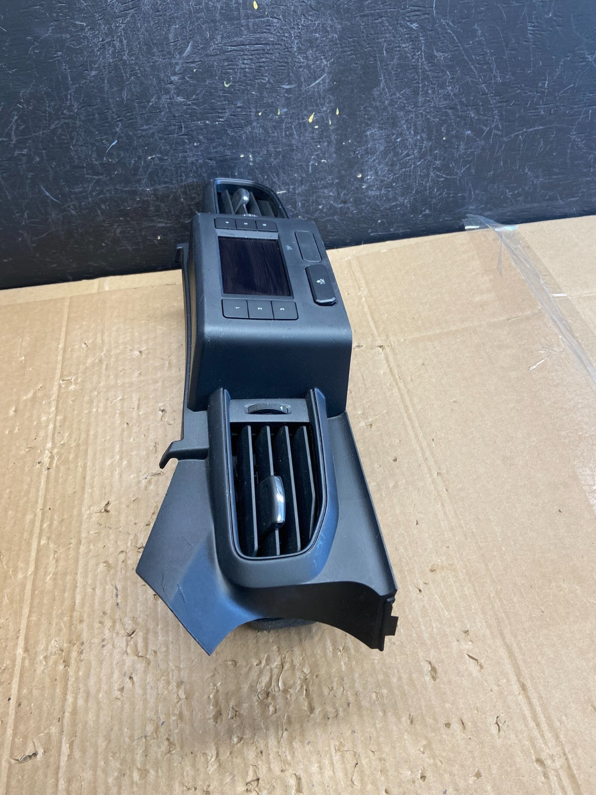 2020 to 2023 Ford Explorer Console Radio Display Screen Air Vents ad2309 DG1