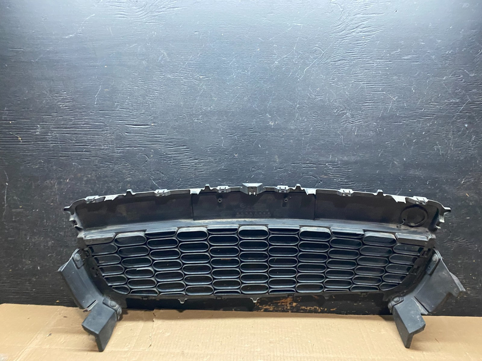 2007 to 2009 Mazda CX-7 Front Bumper Cover Lower Grille OEM U0131 DG3