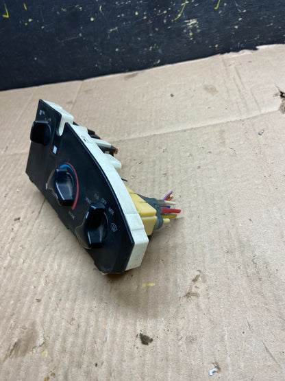 2009-2014 Ford Van Econoline E150 E250 A/C Heater Climate Control y2447 DG2