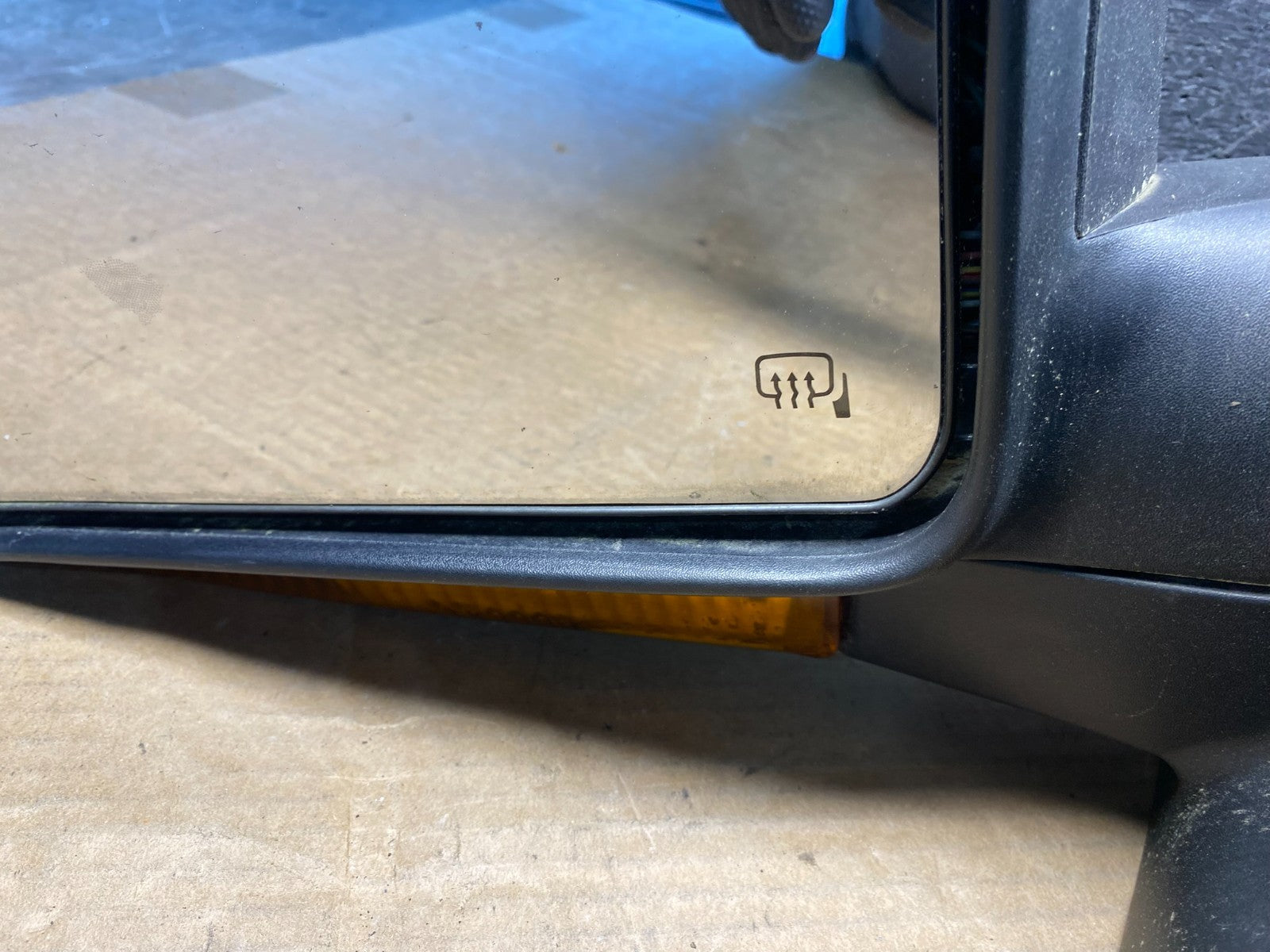 2003-2006 Ford Expedition Left Driver LH Side Turn View Door Mirror AD97513