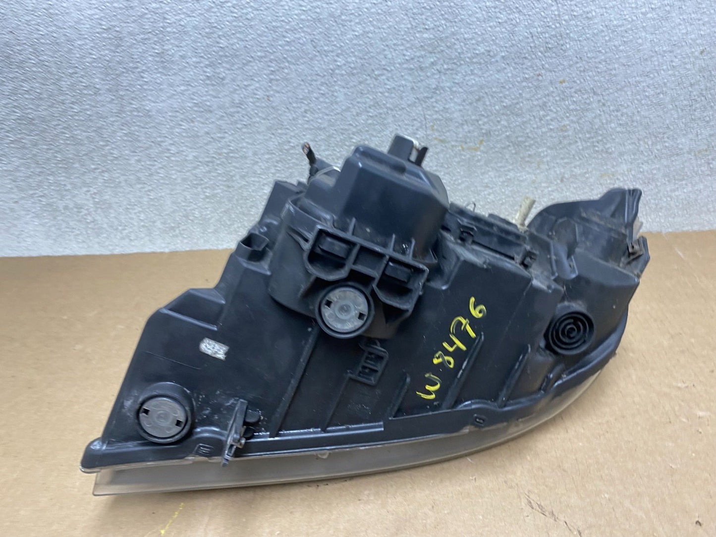 2009-2011 BMW 3 Series 328i 4/D Sedan Headlight Halogen Right Passenger W8476 DW7