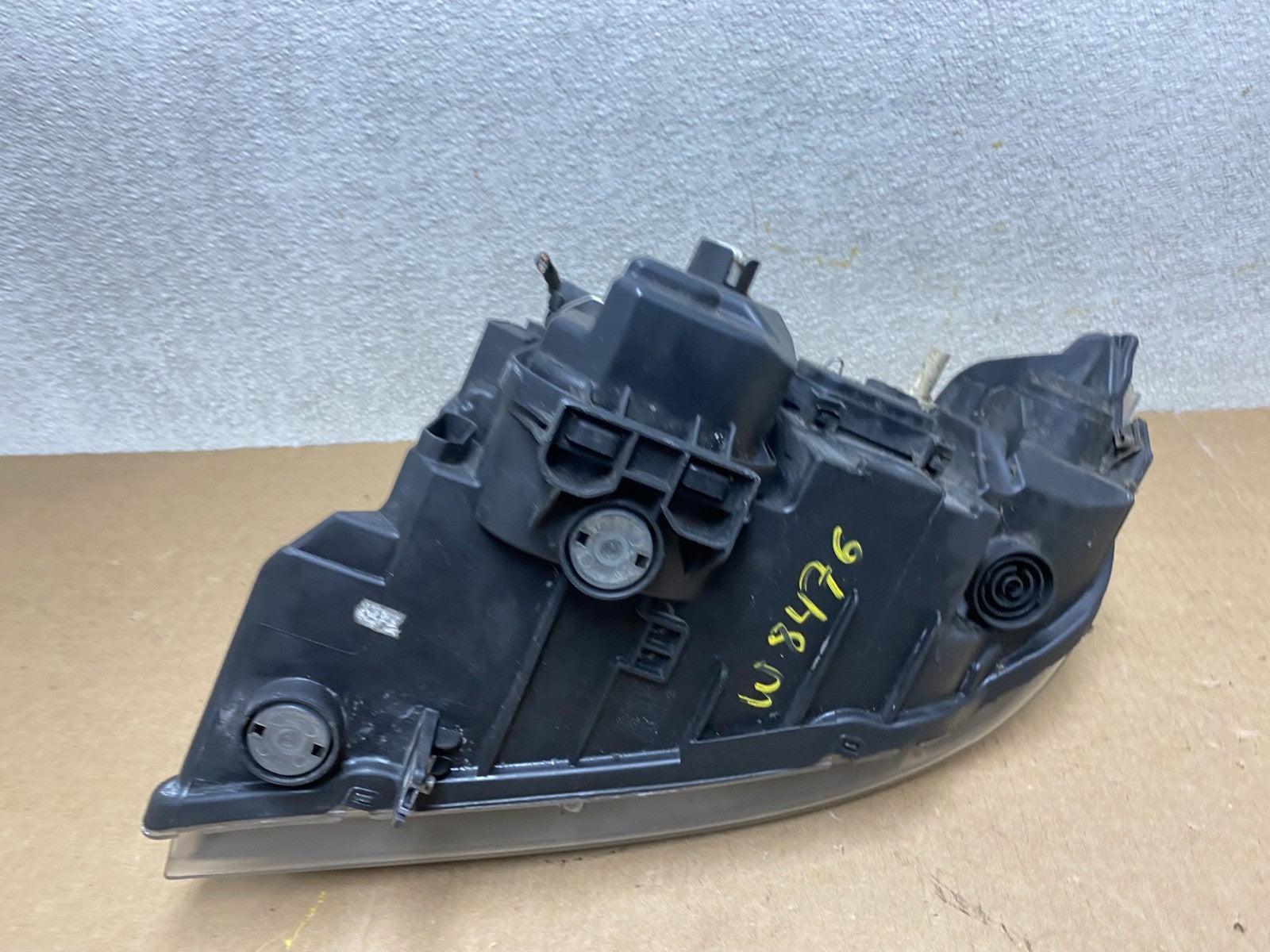 2009-2011 BMW 3 Series 328i 4/D Sedan Headlight Halogen Right Passenger W8476 DW7