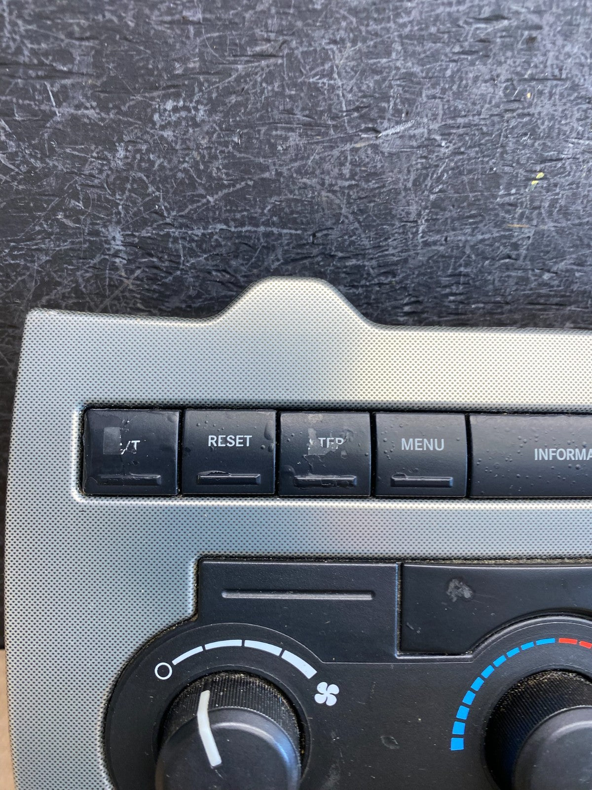 2005 2006 2007 Jeep Commander Grand Cherokee A/C Climate Control Bezel T1818 DG1
