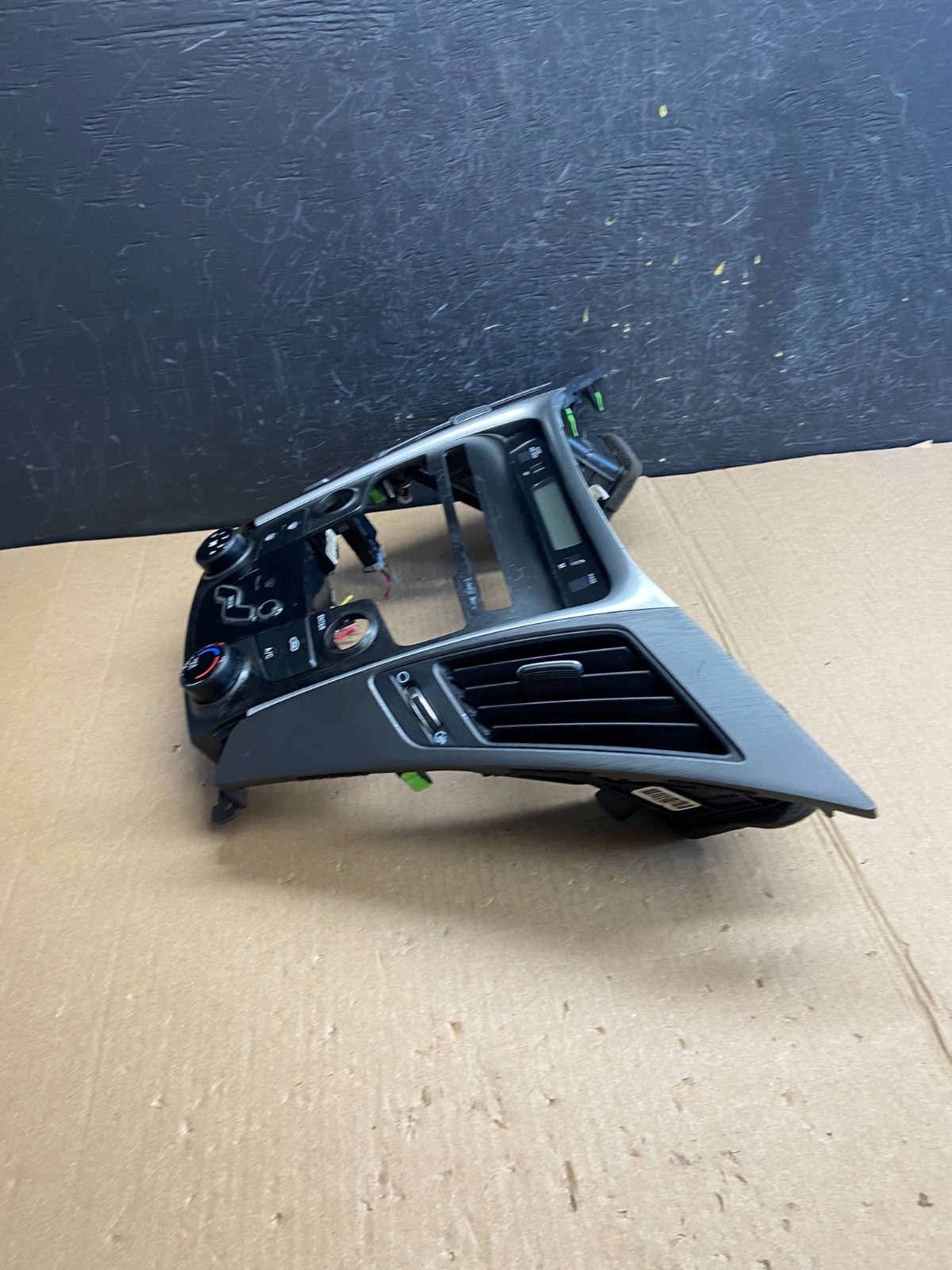 2011 - 2014 Hyundai Sonata Center Radio Climate Control Air Vent Bezel AE4414 DG2