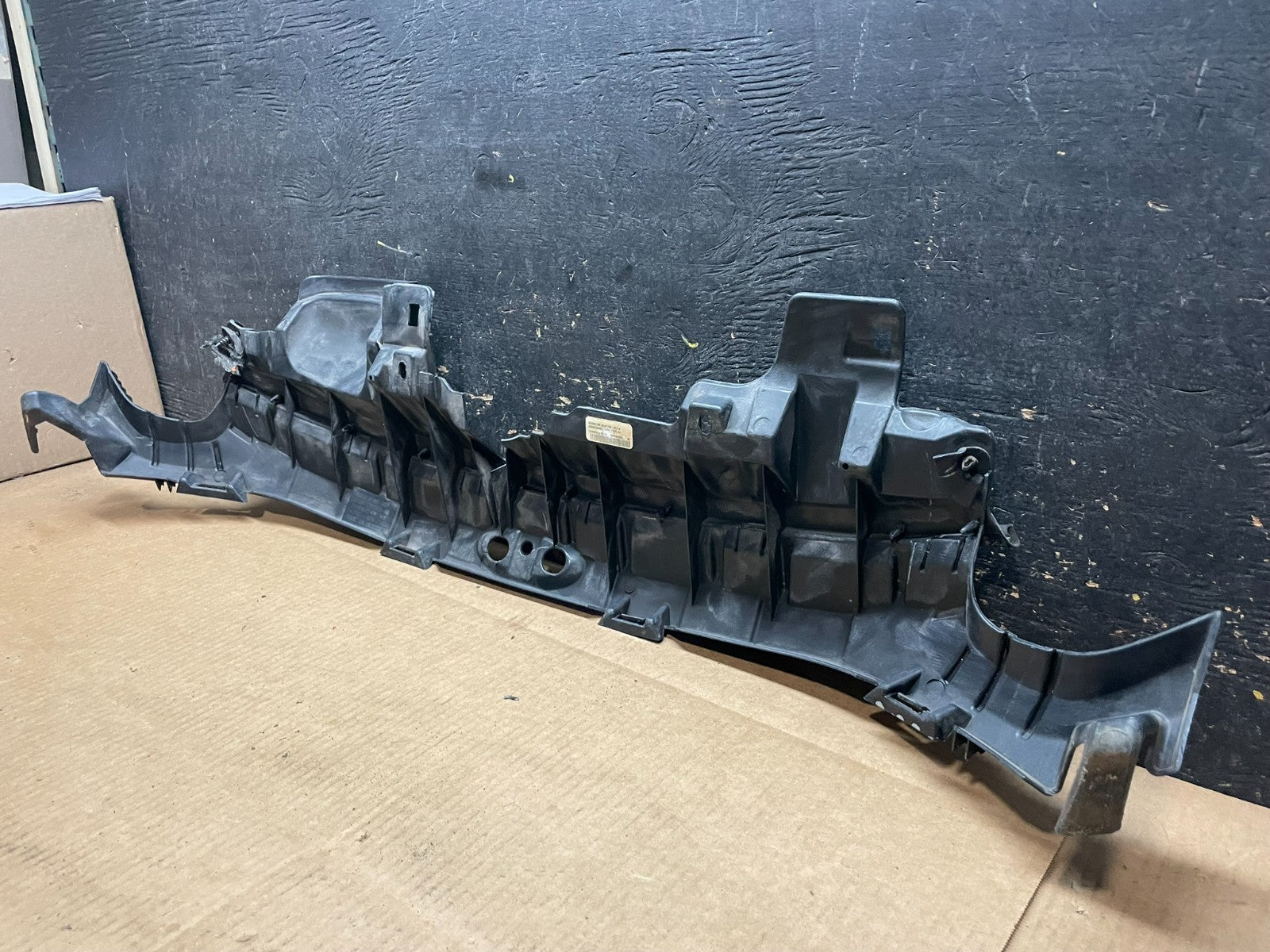 2014 to 2019 Ford Fiesta Front Upper Bumper Cover Oem aa9047 DG5