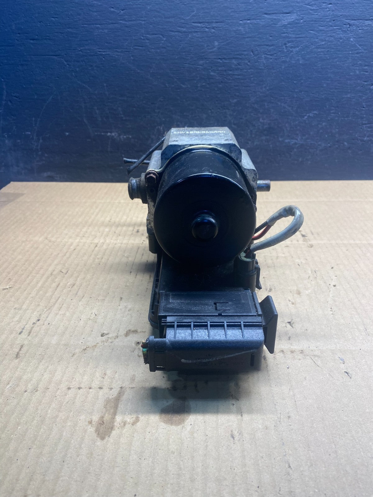 2004 2007 Ford E250 E350 Econoline Anti-Lock ABS Antilock Brake Pump AD0468 DW5