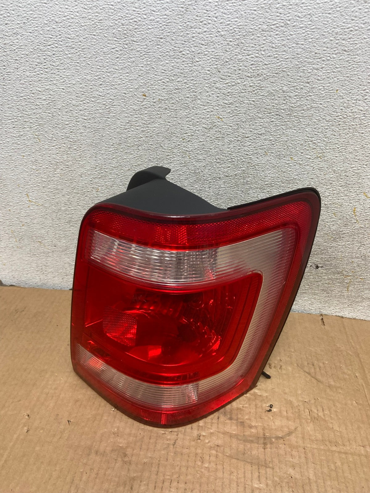 2008 to 2012 Ford Escape Right Passenger RH Side Tail Light AI7035 LK0