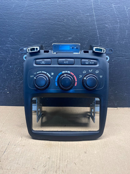 2001 to 2007 Toyota Highlander Climate Control Heater Radio Bezel AE7808 DW0