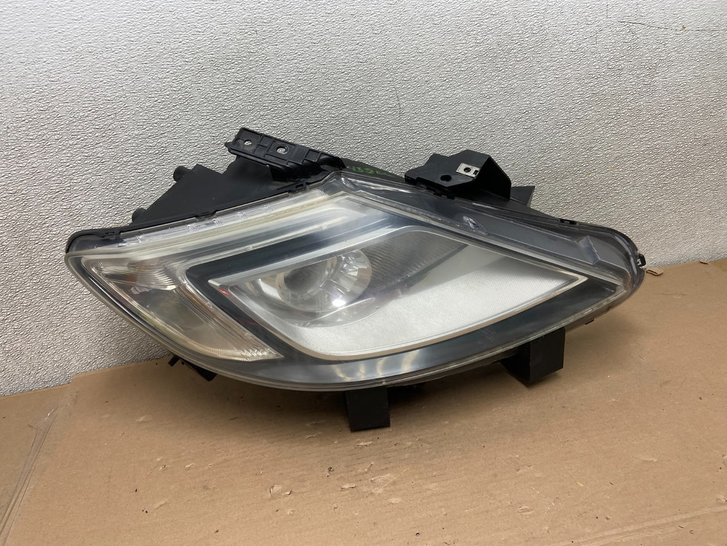 2007 - 2009 Mazda Cx9 Cx-9 Right Passenger RH Headlight Halogen Oem AA9914 DW0