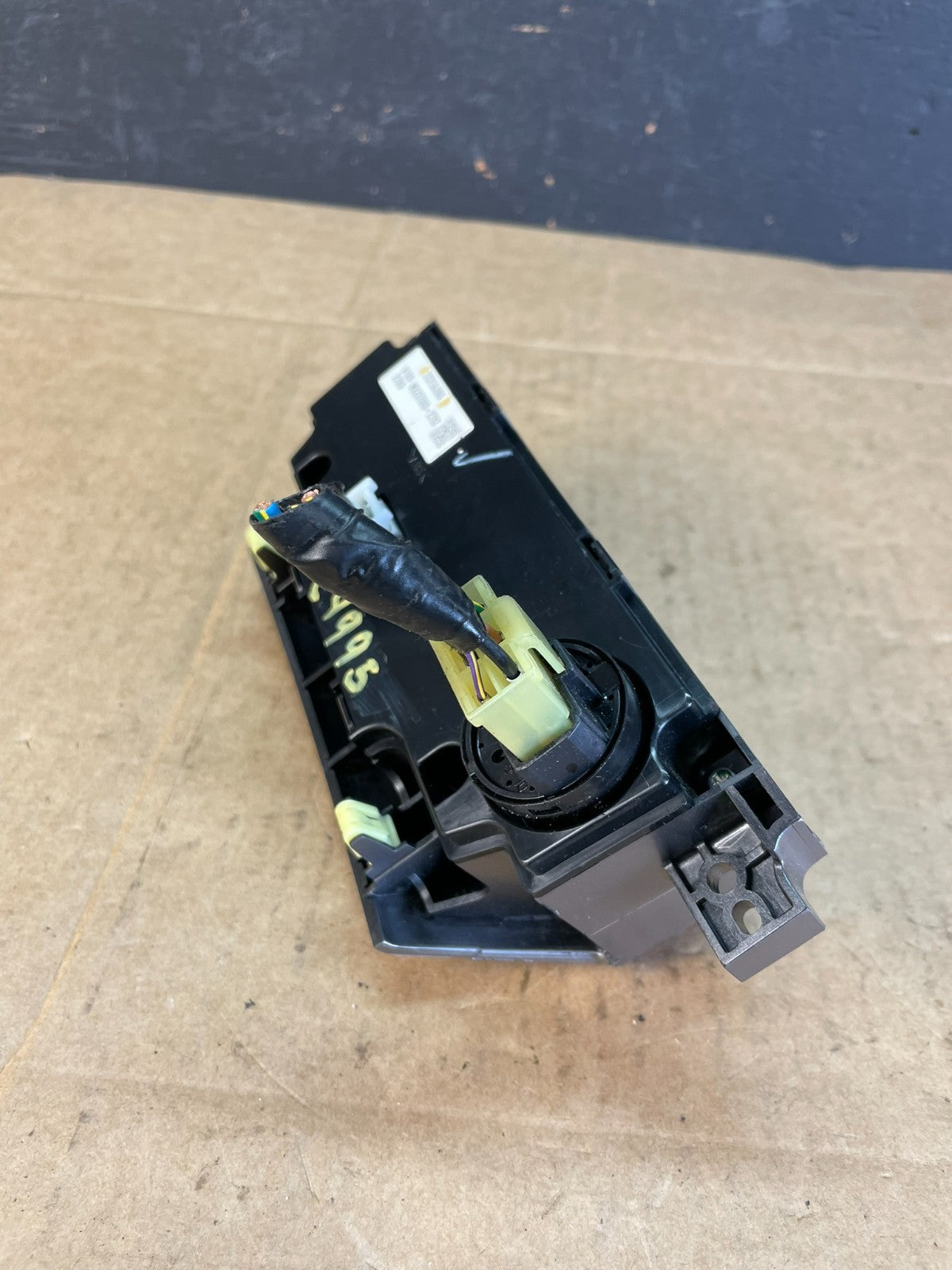 2010 - 2014 Subaru Outback Legacy A/C Heater Climate Control Unit AC4995 DG6