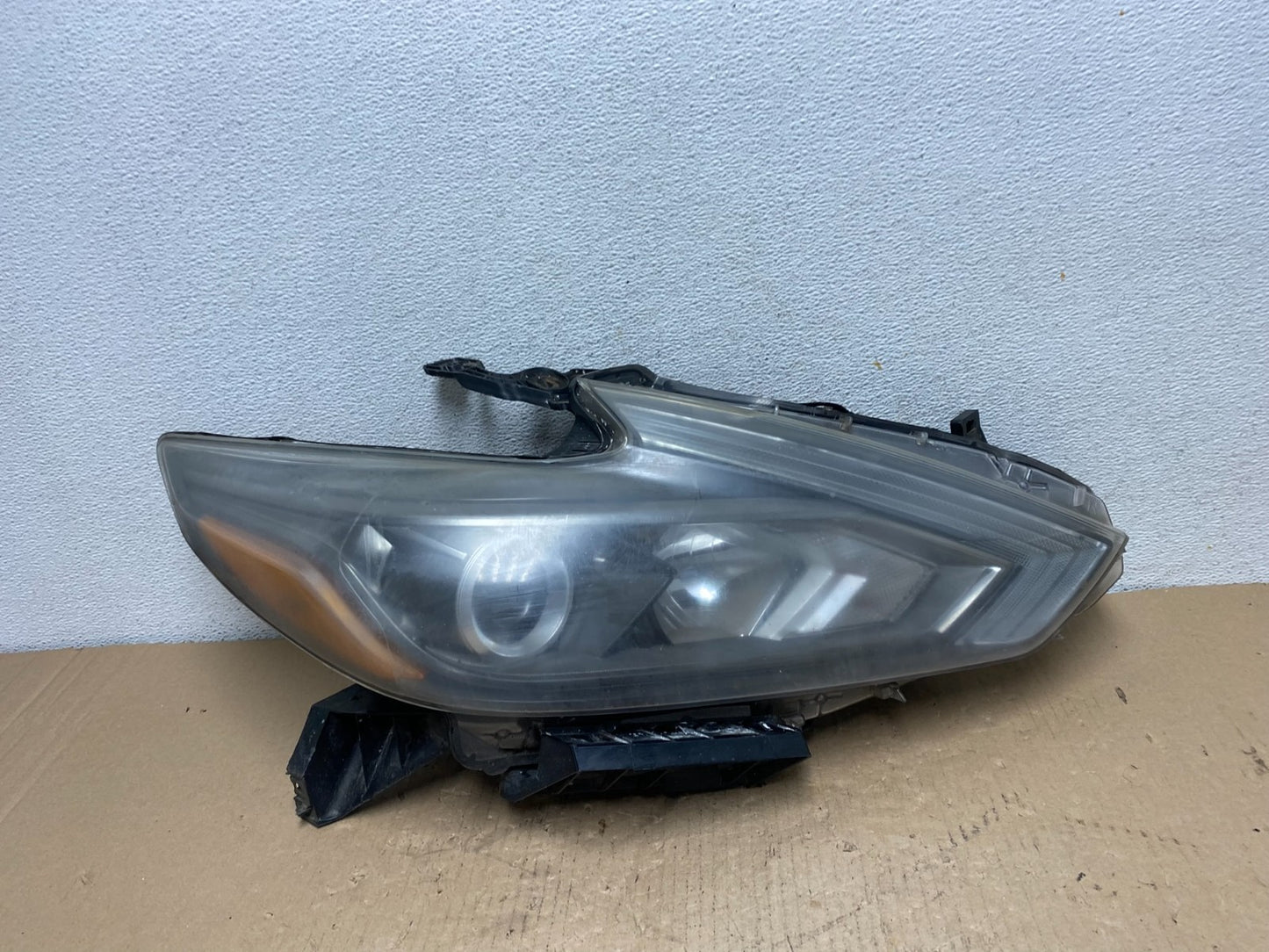 2016 - 2018 Nissan Altima Right Passenger RH Halogen Headlight AF3228 DW0