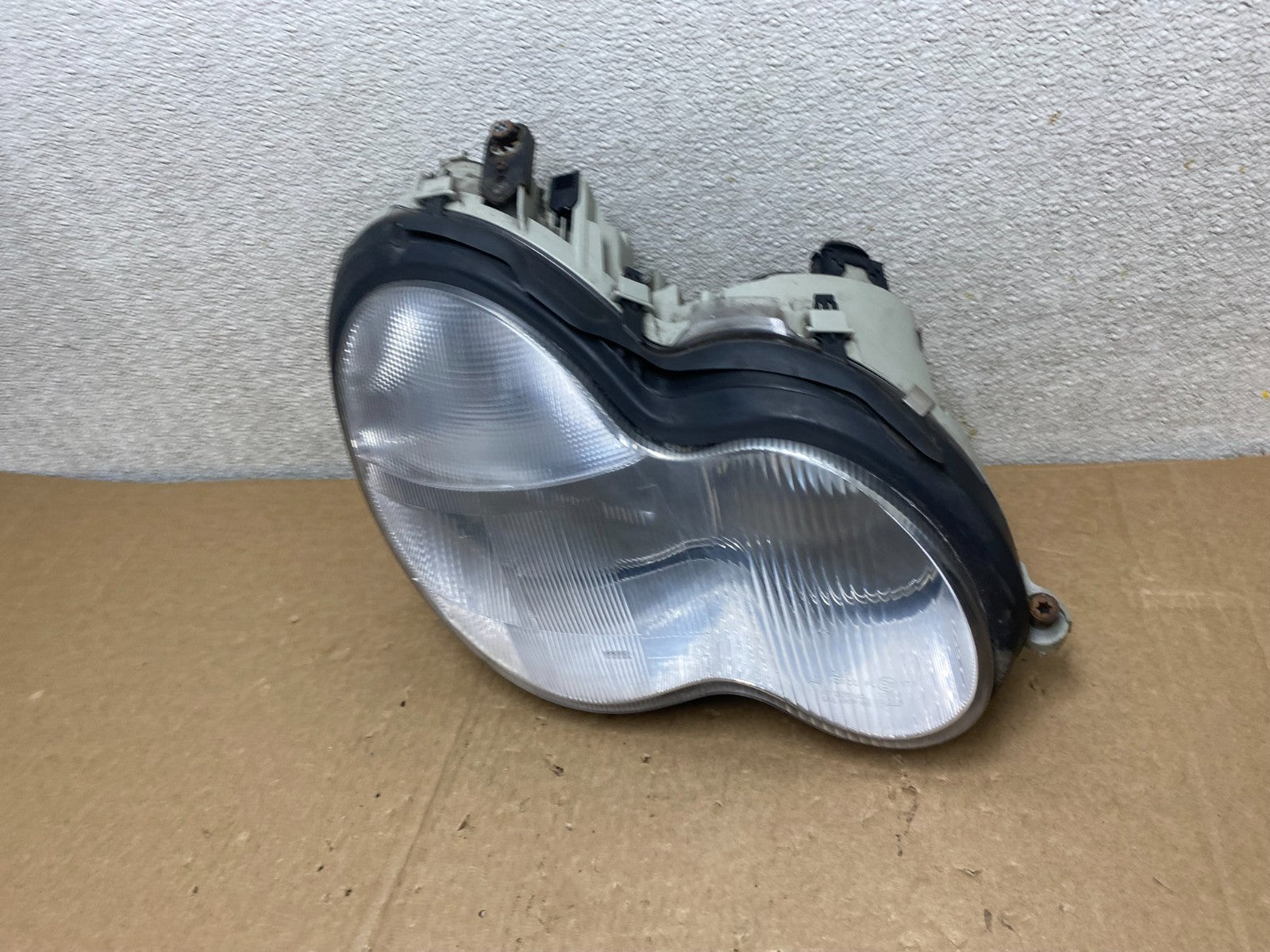 2001 - 2004 Mercedes-Benz C Class SEDAN Halogen Right Headlight TYC U9808 DW1