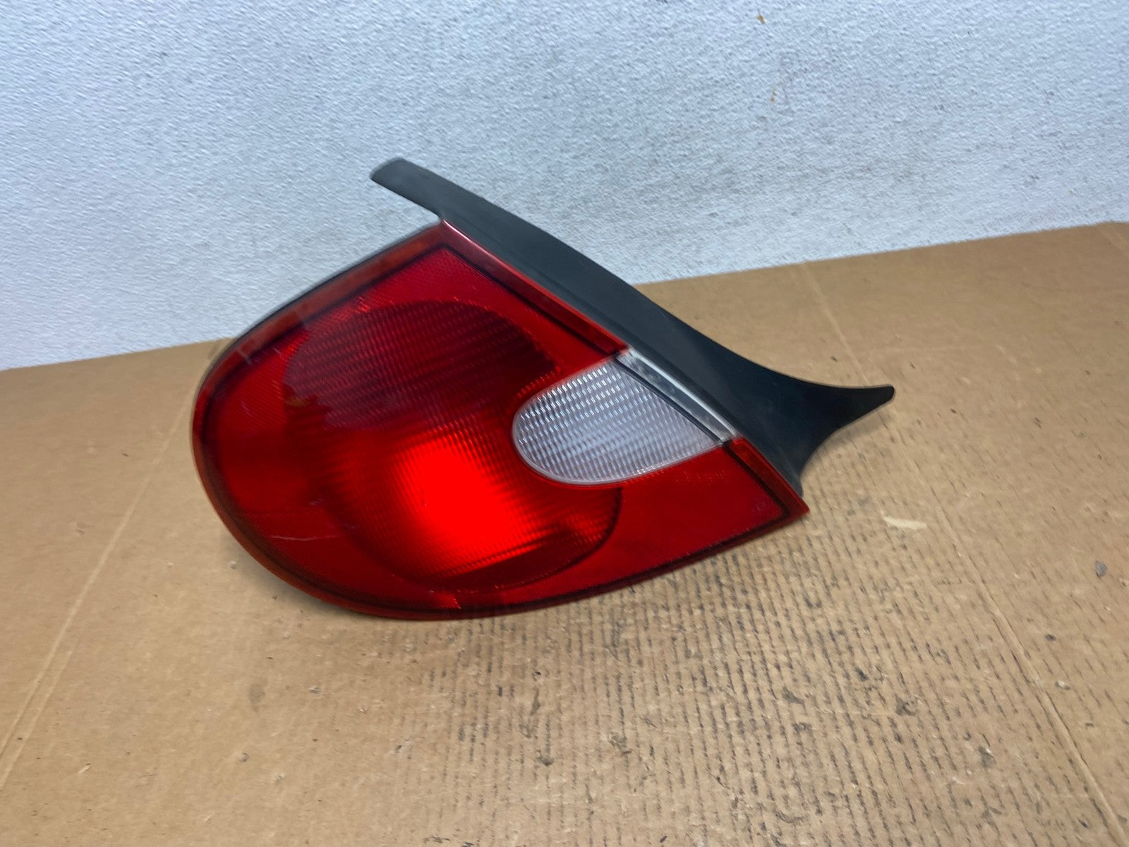 2000 2001 2002 Dodge Neon Left Driver LH Side Tail Light AE0224 LK0