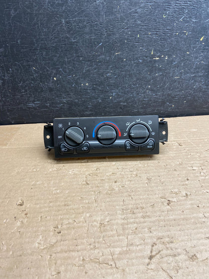 1999-2001 Chevrolet Tahoe AC Climate Control HVAC Rear Window Defogger AG8529 DG0
