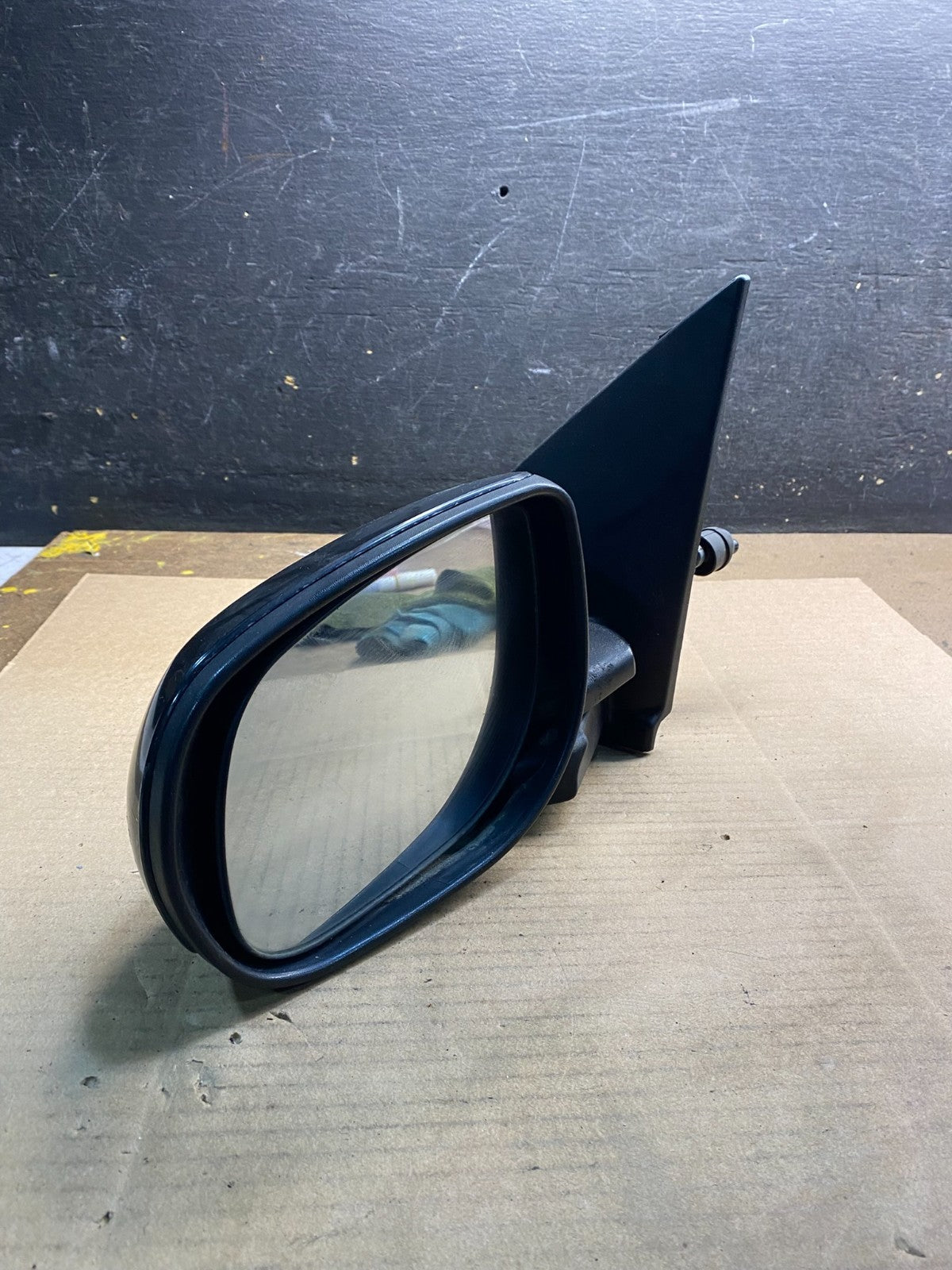 2010 to 2013 Kia Forte Sedan Left Driver LH View Door Mirror OEM Z2542 DG8