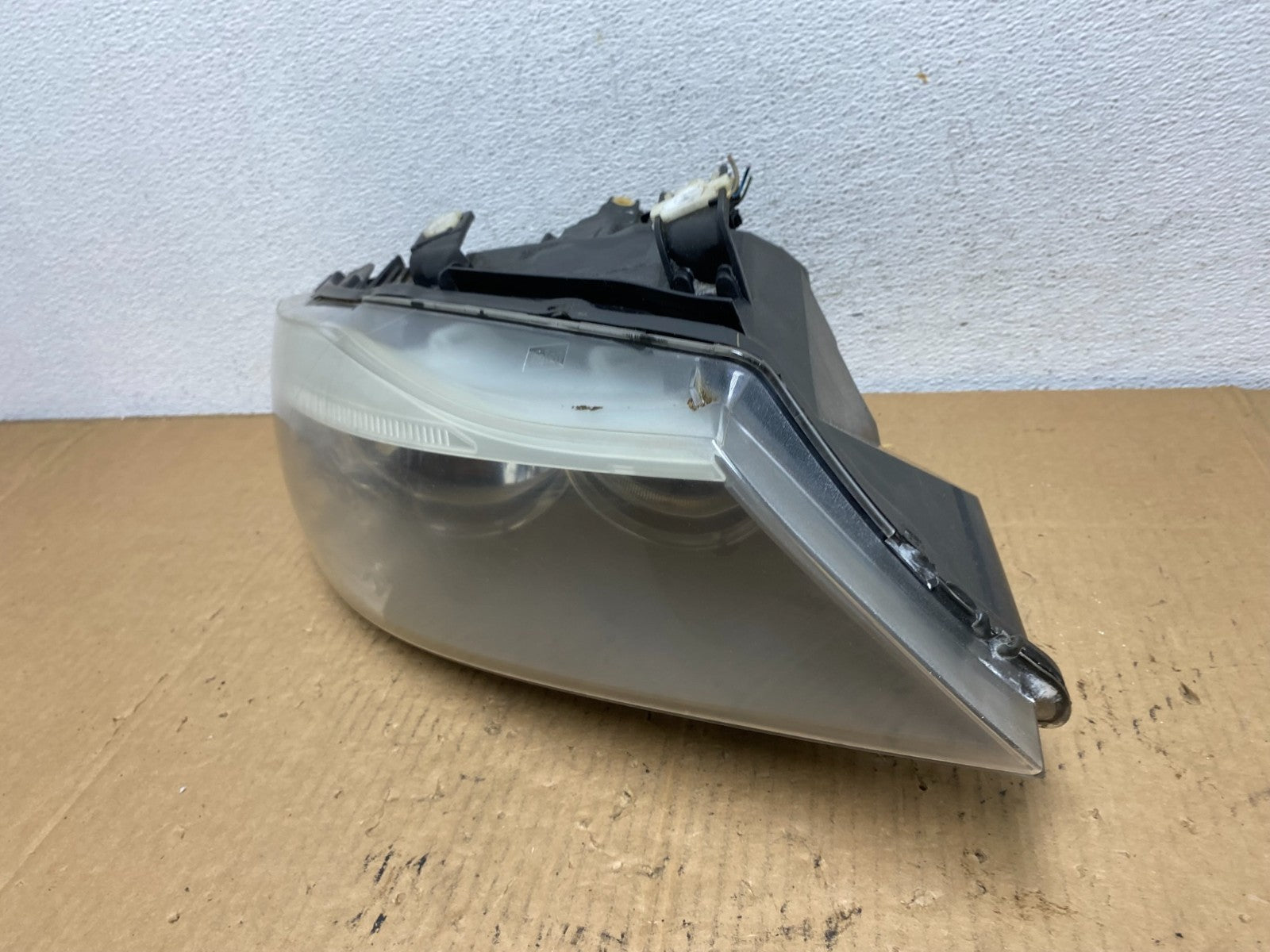 2009-2011 BMW 3 Series 328i 4/D Sedan Headlight Halogen Right Passenger AD10821