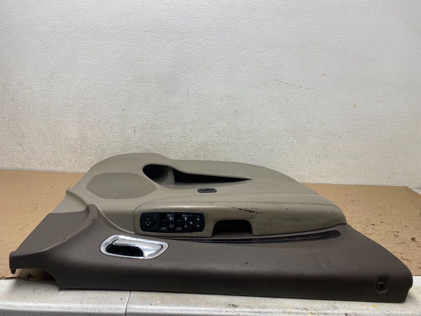 2011 to 2020 Dodge Durango Left Driver LH Front Panel  Door Oem j1480 DG15