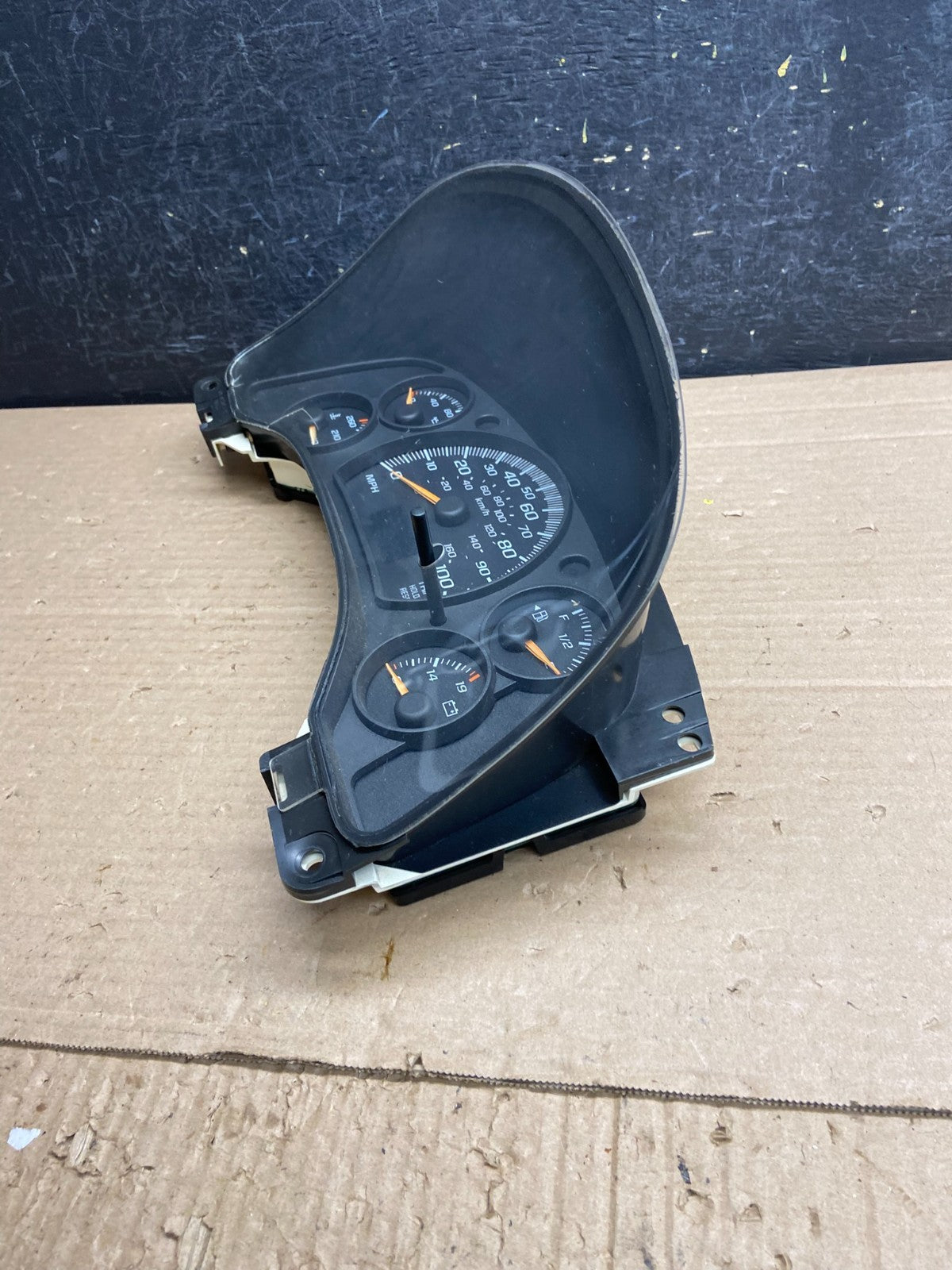 2004 to 2007 Chevrolet Express Speedometer Cluster Gauge AG0319 DG5