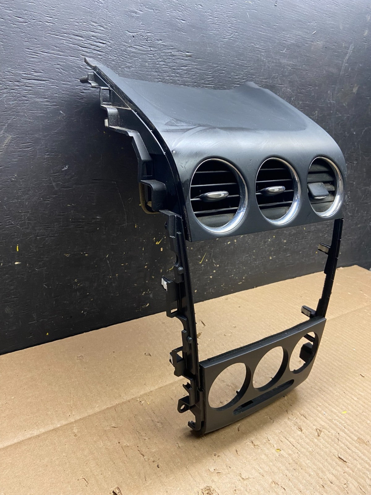 2010 2011 2012 Mazda CX-7 Center Dash Radio Bezel Trim v1393 DG2