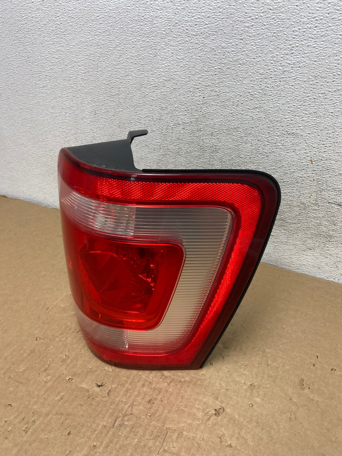 2008 to 2012 Ford Escape Right Passenger RH Side Tail Light AF7391 LK1